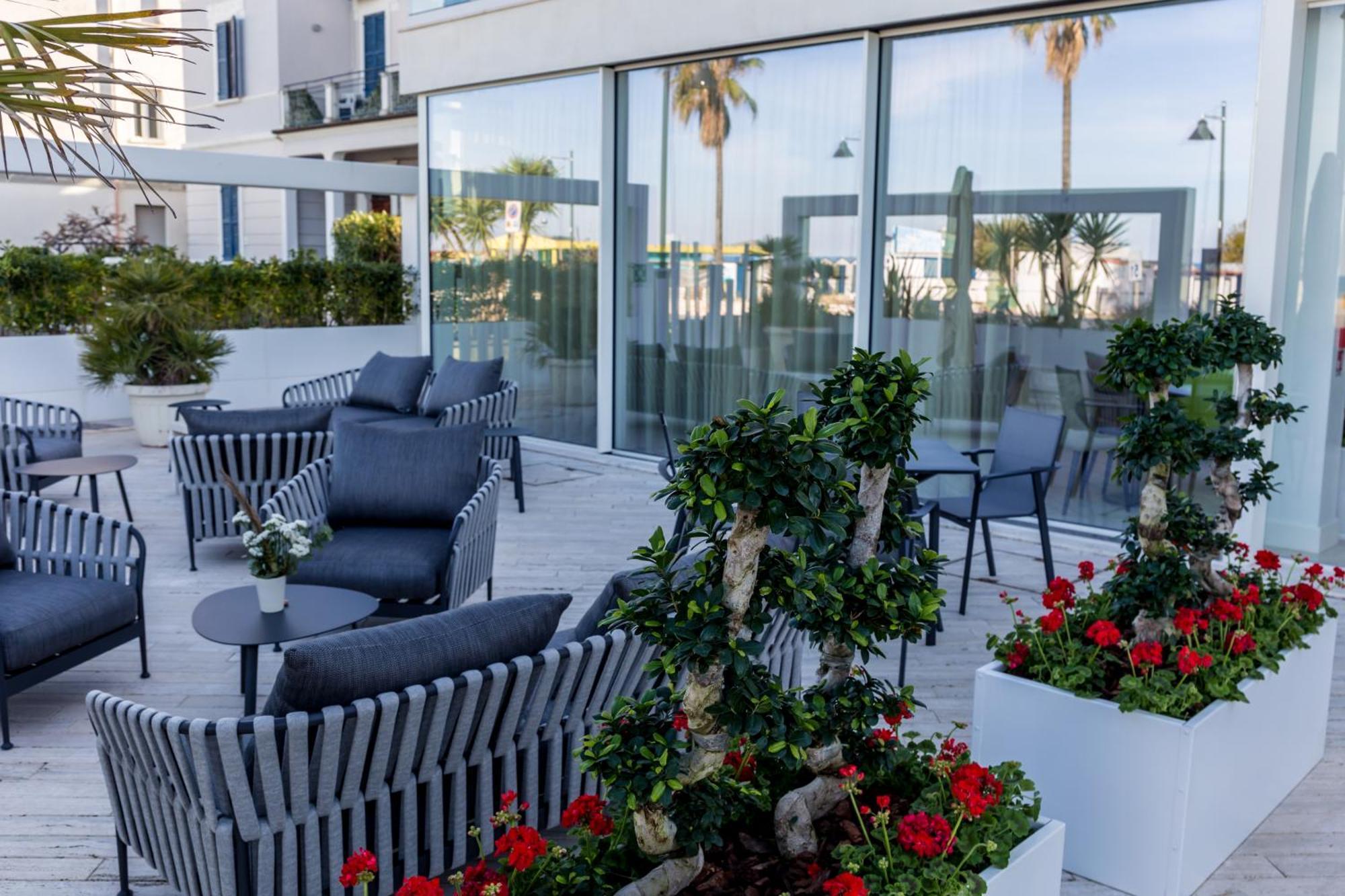 Europa Hotel 瓦斯托 外观 照片